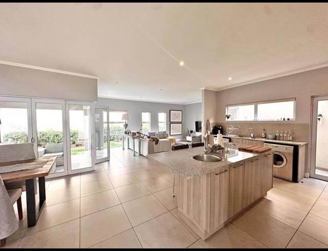 3 BEDROOM CLUSTER FOR SALE IN BRYANSTON